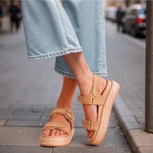 NWT Open Toed Double-Strapped Raffia Platform Sandals Anti-Slip Sole
